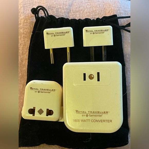 International outlet adapter. - Picture 2 of 2